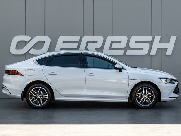 2023 BYD Qin Plus DM-i I, белый, 2590000 рублей - вид 4