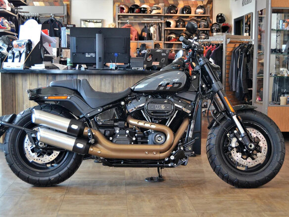 2023 Harley-Davidson Fat Bob, чёрный - вид 15