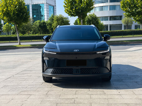 2026 Toyota bZ3X 50 kWh, чёрный, 1990000 рублей, вид 2