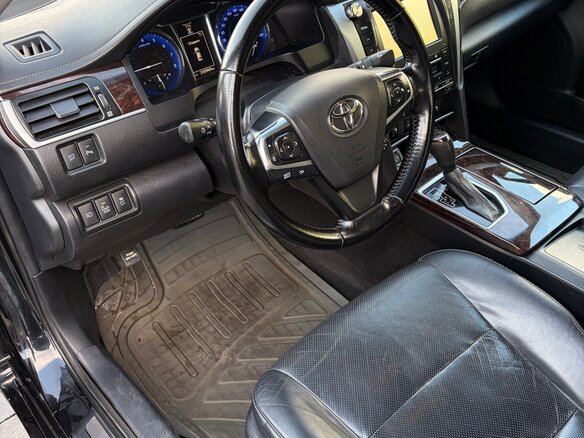 2017 Toyota Camry VII (XV50) Рестайлинг, чёрный, 2000000 рублей - вид 7