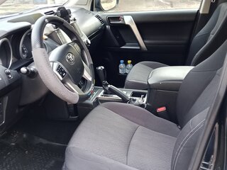 2014 Toyota Land Cruiser Prado 150 Series Рестайлинг 1, чёрный, 2950000 рублей, вид 3