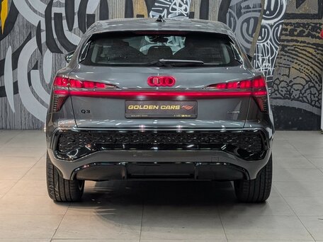 2026 Audi Q3 Sportback TFSI III (FJ), серый, 7300000 рублей, вид 3