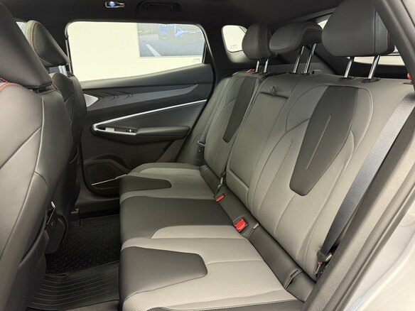 2026 Geely Cityray, серебристый, 3384990 рублей - вид 16