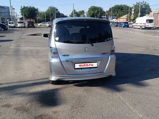 2013 Honda Freed I Рестайлинг, серебристый, 1100000 рублей, вид 4
