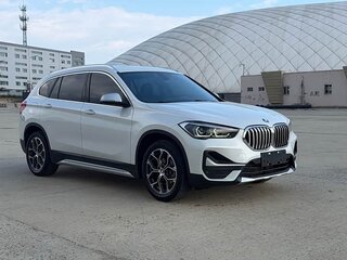 2022 BMW X1 Long 20Li sDrive II (F48) Рестайлинг, белый, 1700000 рублей, вид 3