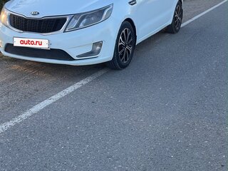 2014 Kia Rio 6-speed III, белый, 830000 рублей, вид 1