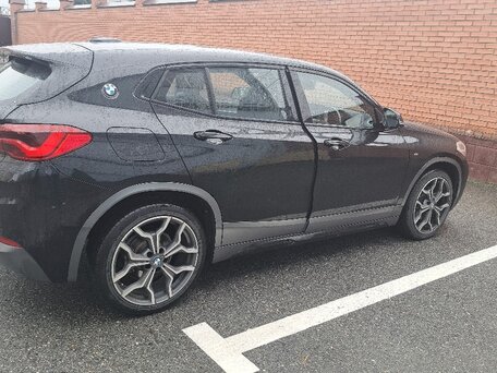 2020 BMW X2 sDrive18i I (F39), чёрный, 1900000 рублей, вид 3