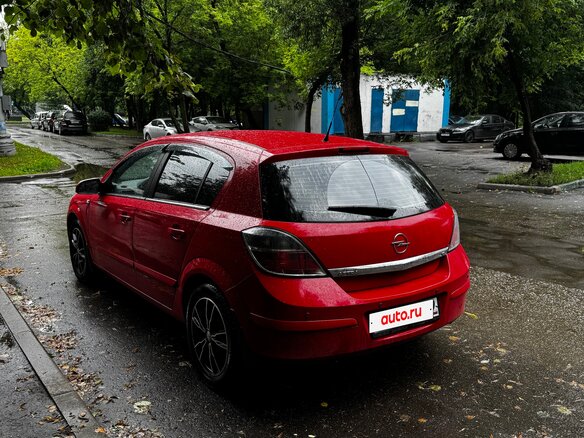 2008 Opel Astra H Рестайлинг, красный, 560000 рублей - вид 3