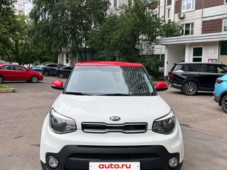 2017 Kia Soul II Рестайлинг, белый, 1500000 рублей, вид 1