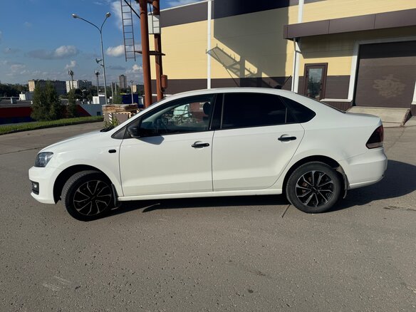 2018 Volkswagen Polo V Рестайлинг, белый, 930000 рублей - вид 6