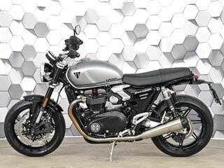 2025 Triumph Speed Twin, серебристый, 1599000 рублей, вид 4