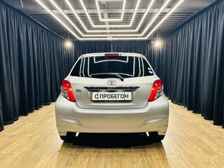 2012 Toyota Vitz III (XP130), серый, 779000 рублей, вид 5