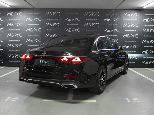 2026 Mercedes-Benz E-Класс 300 VI (W214, S214), чёрный, 10200000 рублей - вид 3