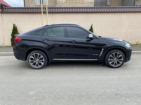 2017 BMW X6 30d II (F16), чёрный, 3900000 рублей, вид 4
