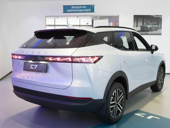 2025 Omoda C7, серебристый, 3099000 рублей - вид 4
