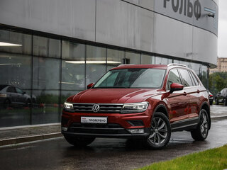2017 Volkswagen Tiguan II, красный, 2133525 рублей, вид 1