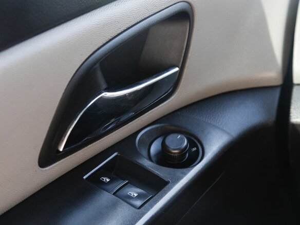 2012 Chevrolet Cruze I, серебристый - вид 18