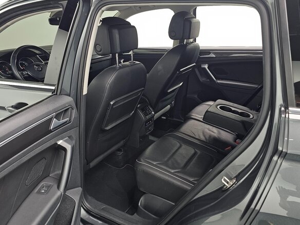 2020 Volkswagen Tiguan II, серебристый, 2450000 рублей - вид 20