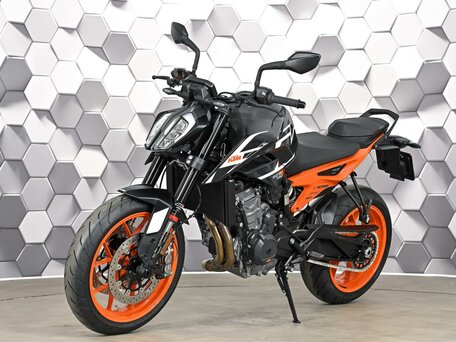 2023 KTM 890 Duke GP, чёрный, 899000 рублей, вид 2