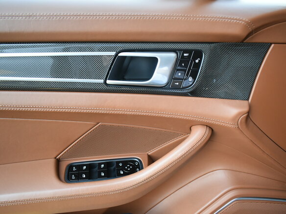 2018 Porsche Panamera Turbo II, фиолетовый, 7450000 рублей - вид 20