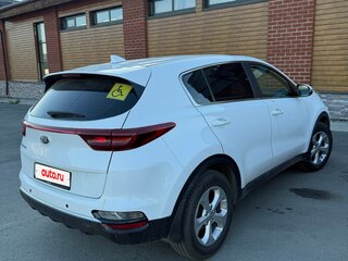 2018 Kia Sportage IV Рестайлинг, белый, 1950000 рублей, вид 4