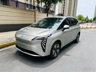 2024 Aion Y Plus 51.9 kWh, серебристый, 1310000 рублей, вид 3