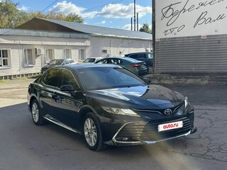 2023 Toyota Camry VIII (XV70) Рестайлинг, чёрный, 3333000 рублей, вид 3