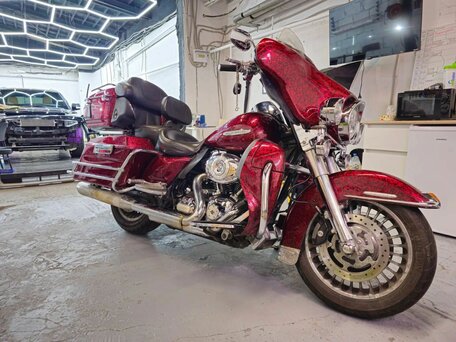 2011 Harley-Davidson Electra Glide, красный, 1300000 рублей, вид 1