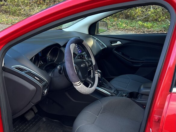 2012 Ford Focus III, красный, 580000 рублей - вид 10