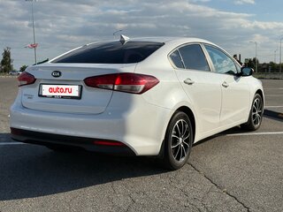 2019 Kia Cerato III Рестайлинг (Classic), белый, 1480000 рублей, вид 4