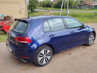 2019 Volkswagen e-Golf VII Рестайлинг, синий, 2300000 рублей, вид 5