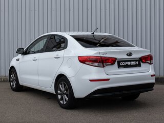 2016 Kia Rio III Рестайлинг, белый, 939000 рублей, вид 2