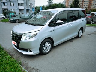 2016 Toyota Noah III (R80), серый, 1720000 рублей, вид 2