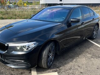 2019 BMW 5 серии 520i VII (G30/G31/G38), чёрный, 3070000 рублей, вид 5