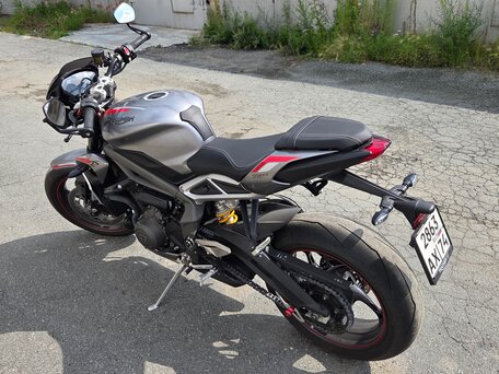 2020 Triumph Street Triple, серый, 1040000 рублей, вид 5
