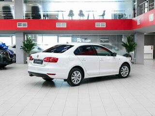 2013 Volkswagen Jetta VI, белый, 950000 рублей, вид 2