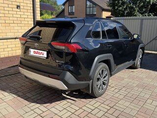2023 Toyota RAV4 V (XA50), чёрный, 3190000 рублей, вид 4