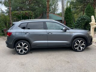 2021 Volkswagen Taos I, серый, 3000000 рублей, вид 3