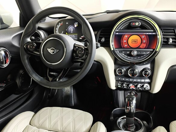 2021 Mini Hatch Cooper S III (F55/F56) Рестайлинг, чёрный - вид 13