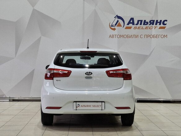 2014 Kia Rio 6-speed III, белый - вид 3