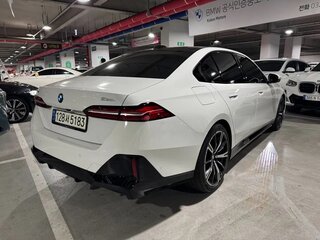 2023 BMW 5 серии 530i xDrive VIII (G60/G61/G68), белый, 6835000 рублей, вид 4