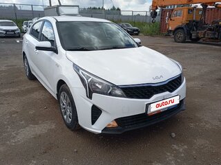 2022 Kia Rio IV Рестайлинг, белый, 1539000 рублей, вид 2