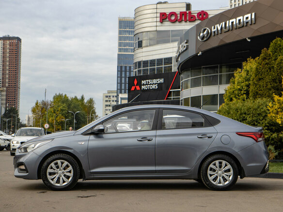 2017 Hyundai Solaris II, серый, 988000 рублей - вид 5
