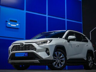 2020 Toyota RAV4 V (XA50), белый, 3305000 рублей, вид 1