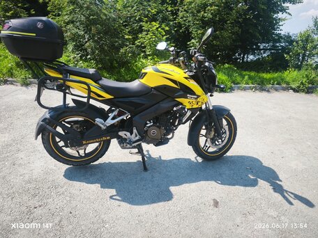 2014 Bajaj Pulsar NS 200, жёлтый, 180000 рублей, вид 2