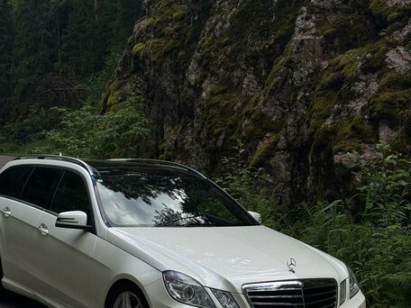 2013 Mercedes-Benz E-Класс 250 7G-Tronic IV (W212, S212, C207), белый, 1650000 рублей, вид 2