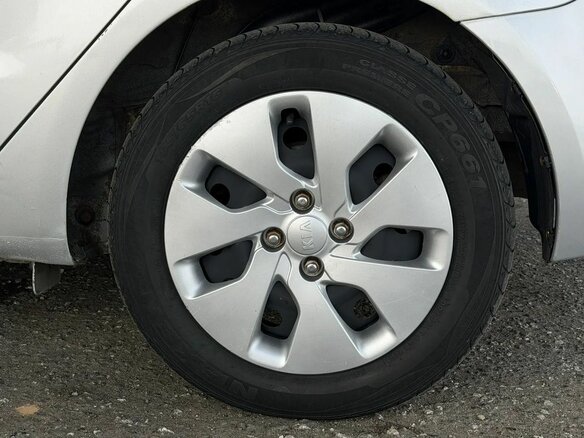 2013 Kia Rio III, серебристый, 760000 рублей - вид 24