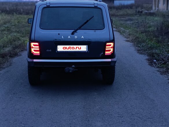 2017 Lada (ВАЗ) 2121 (4x4) Urban I Рестайлинг, серебристый, 600000 рублей - вид 3