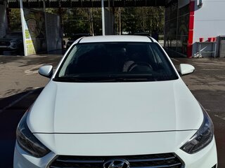 2017 Hyundai Solaris II, белый, 1330000 рублей, вид 2