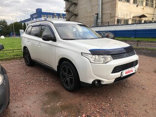 2013 Mitsubishi Outlander III, белый, 1230000 рублей, вид 1